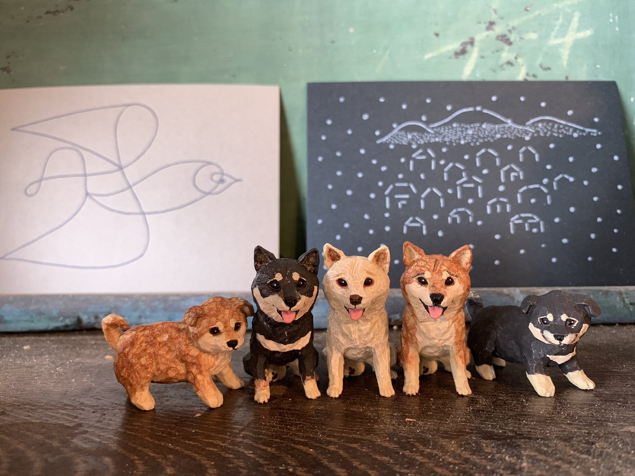 はしもとみお キタンクラブさんから 前作猫の彫刻につづき 犬の彫刻のガチャガチャが発売されます 11 30日から ぜひ全国の蔦屋書店さんやイオンモールのガチャガチャコーナー 専門店などで探してみてくださいね 12 1からの展覧会 いぬねこたちの冬