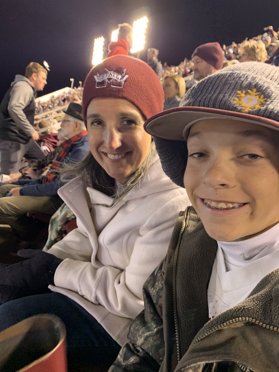 Randynms's tweet image. #HailState Go Dawgs!