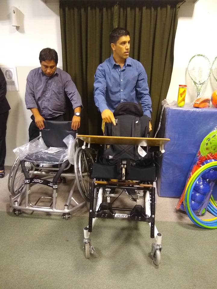 Discapacidadlr's tweet photo. PROGRAMA ACTIVIDAD FÍSICA Y DEPORTE PARA LAS PERSONAS CON DISCAPACIDAD. Acompañamos en la presentación de este importante programa, que se implementará mediante el Ministerio de Salud y la Secretaría de Deporte. 👉 Apostamos por más inclusión en ámbitos deportivos ♿️ https://t.co/2U23R9jbZp