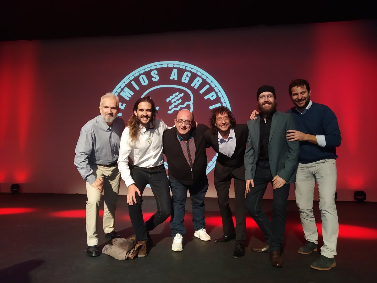 Rodrero13's tweet photo. Enhorabuena a todxs lxs premiadxs,
Los chicos @ElPatriarca1966 y La agencia MYTTO coordinados por @ignaciodelapuerta y 12 más agradece a @premiosagripina #AGP9 todo lo aportado en la tarde/noche Y MADRUGÁ, Nos vemos en 2020👏📽🎞👏 https://t.co/F9raP6zIx9