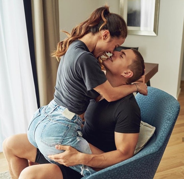 G_Quibellator's tweet photo. 𝘽𝙪𝙤𝙣 𝙖𝙣𝙣𝙞𝙫𝙚𝙧𝙨𝙖𝙧𝙞𝙤, 𝙖𝙢𝙤𝙧𝙚 𝙢𝙞𝙤

«Te amo, eso es todo.
Es tan simple como suena y tan complicado como queramos que sea.» https://t.co/WELyB9xg8n