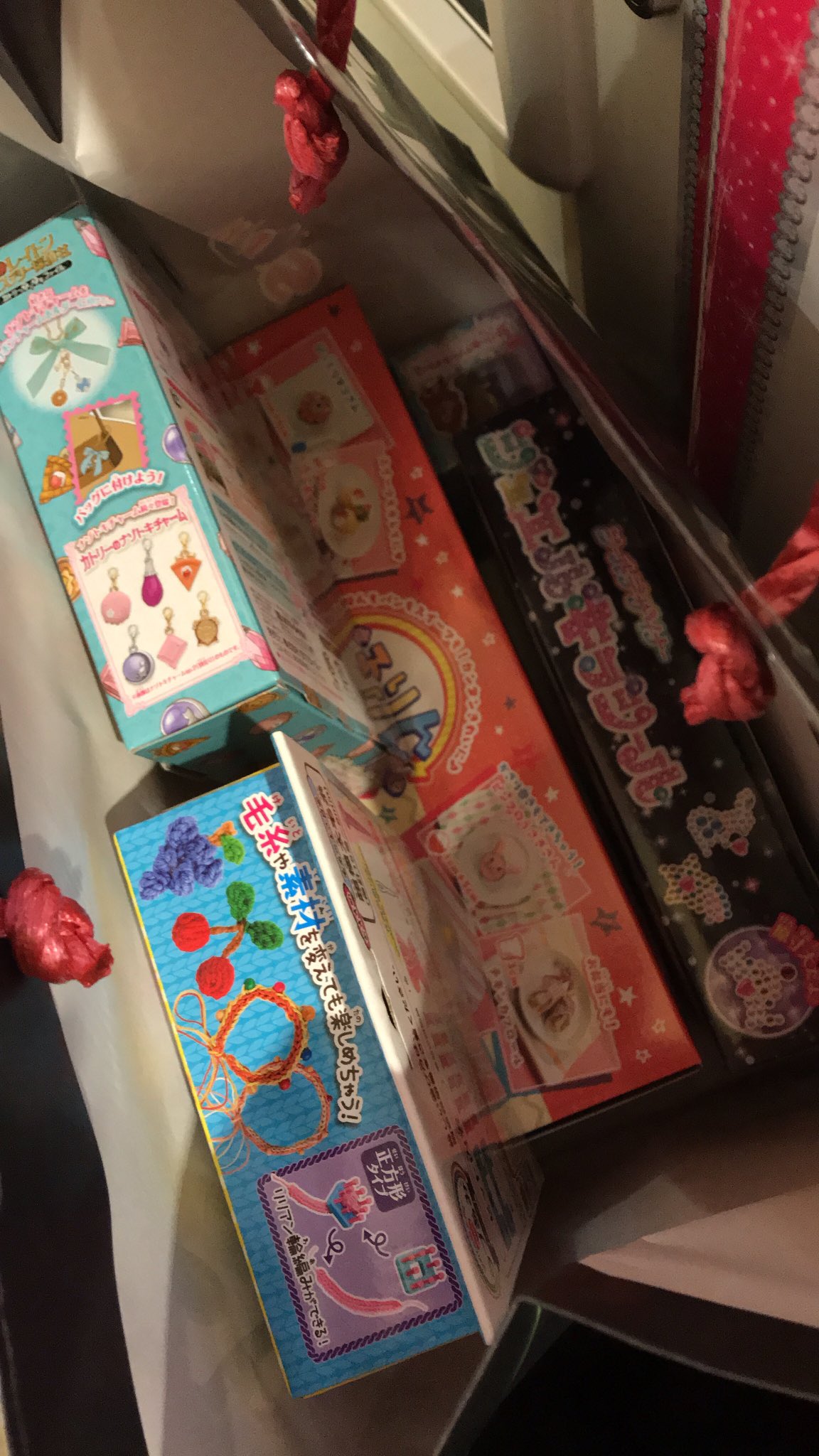 ぷるママ 育児と競馬垢 トイザらスのおたのしみ袋 何回目のチャレンジなのか 中身は作る系のおもちゃ４つがメインでしたん 女の子のは作る系はいるのわかるから良き T Co 6vvijrtdla Twitter