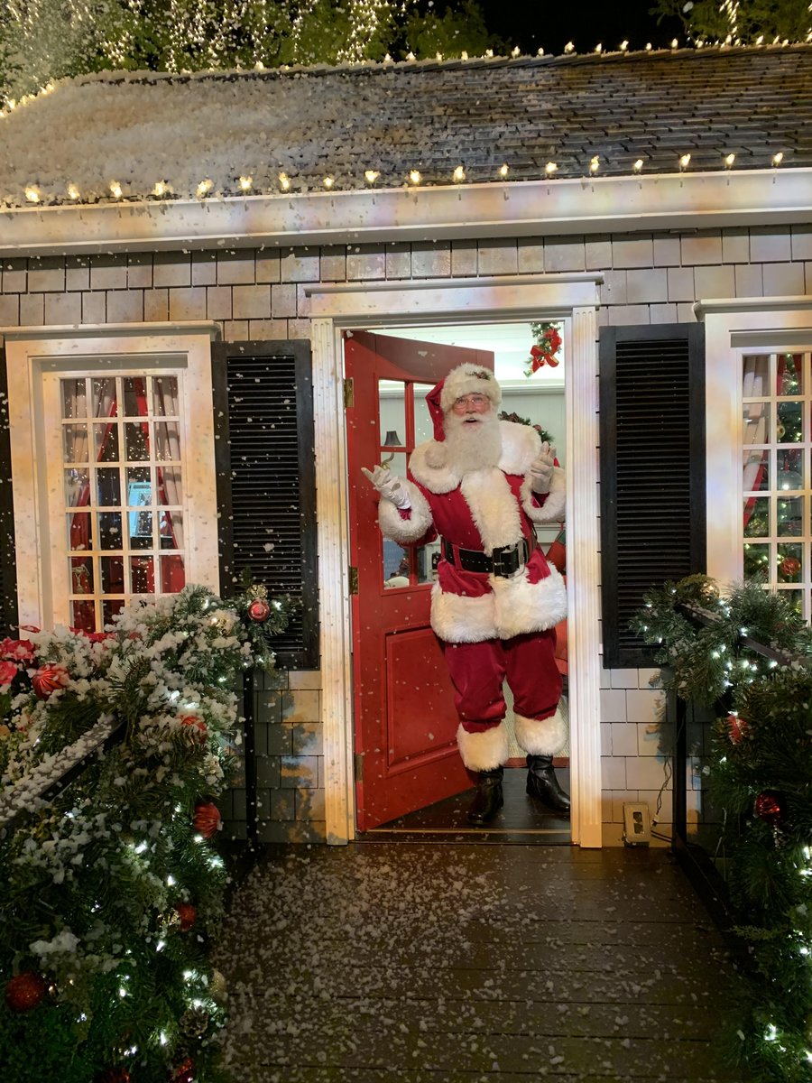 RedSledSanta's tweet photo. I have real custom Santa Clothes Authentic Boots, A real Santa Beard Candy Canes Rosy Cheeks Twinkling Eyes and smell like Peppermint
#SantaBeard #classicSantaSuit #SantaHomeVisits #SantaMilitaryFunctions #SantaMediaSpokesperson #TreeLightingCeremonies #Santagifts #SantaChristmas https://t.co/Yf6KqRcTIj