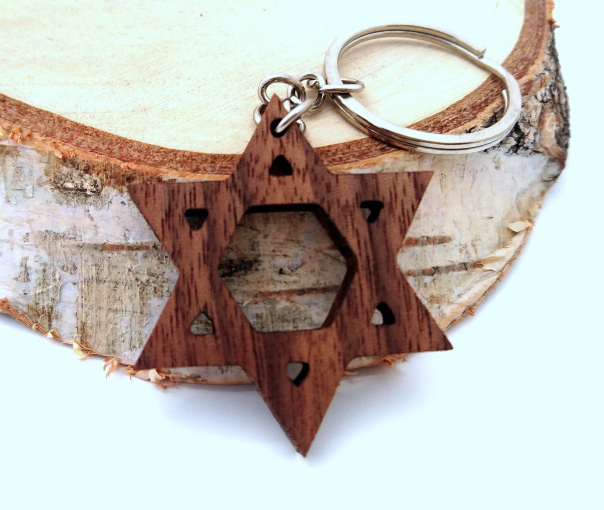 andra_389's tweet image. Wooden Star of David, Walnut Wood, Religious Keychain, Environmental Friendly Green materials tuppu.net/eb9f8650 #Etsy #keychain #CoolKeychains