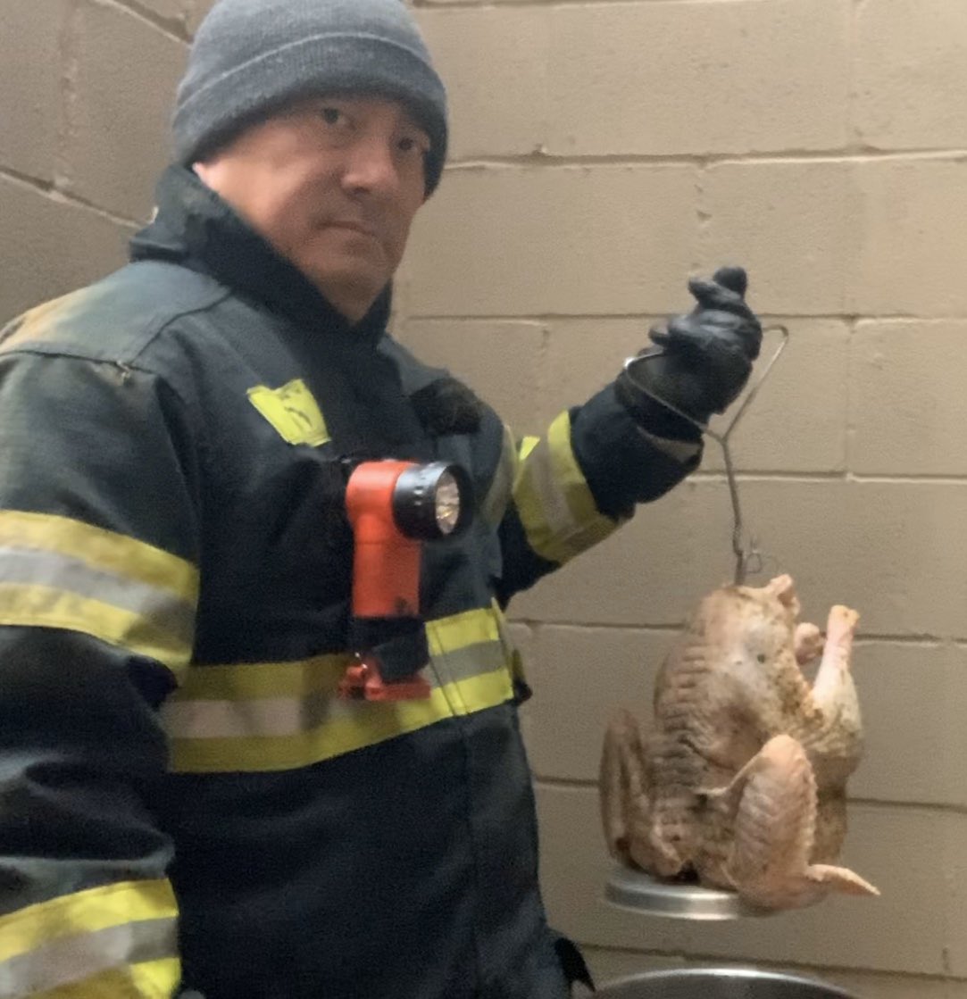 rusnivek's tweet photo. 3. Proper Personal Protective Equipment (PPE) for my #turkey safety. No matter the situation, always be prepared. Including gloves! #DFT2019 #SafetySur https://t.co/sHXnDmhqK1