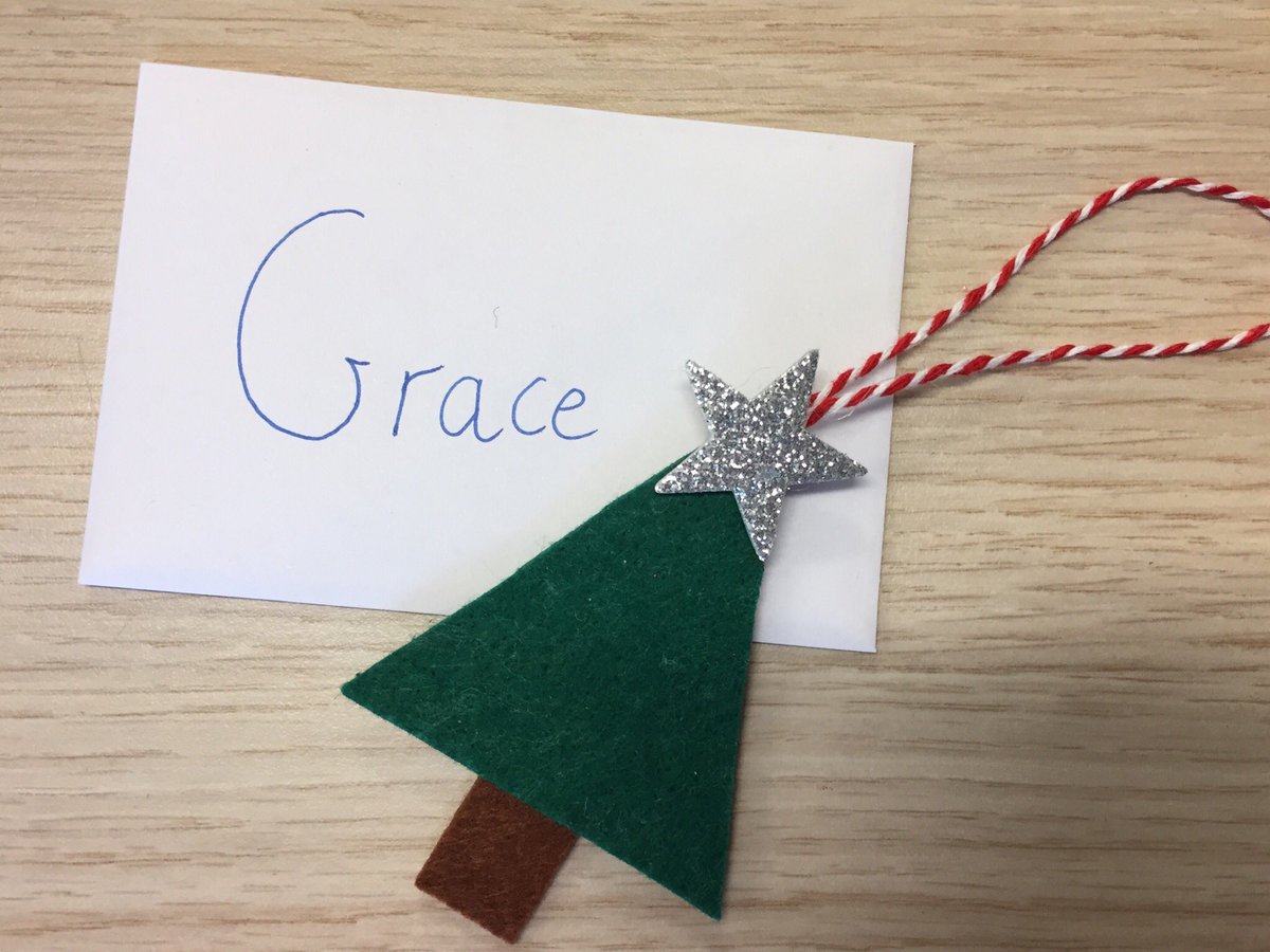 Last day of a 3 week placement today! Very happy about my supervising teacher’s feedback and gifts from students but sad to say goodbye💞
I made each student a Christmas ornament and a personalised card to show them they are each individually special 🎄#edchat #acuedu_p #pstpln