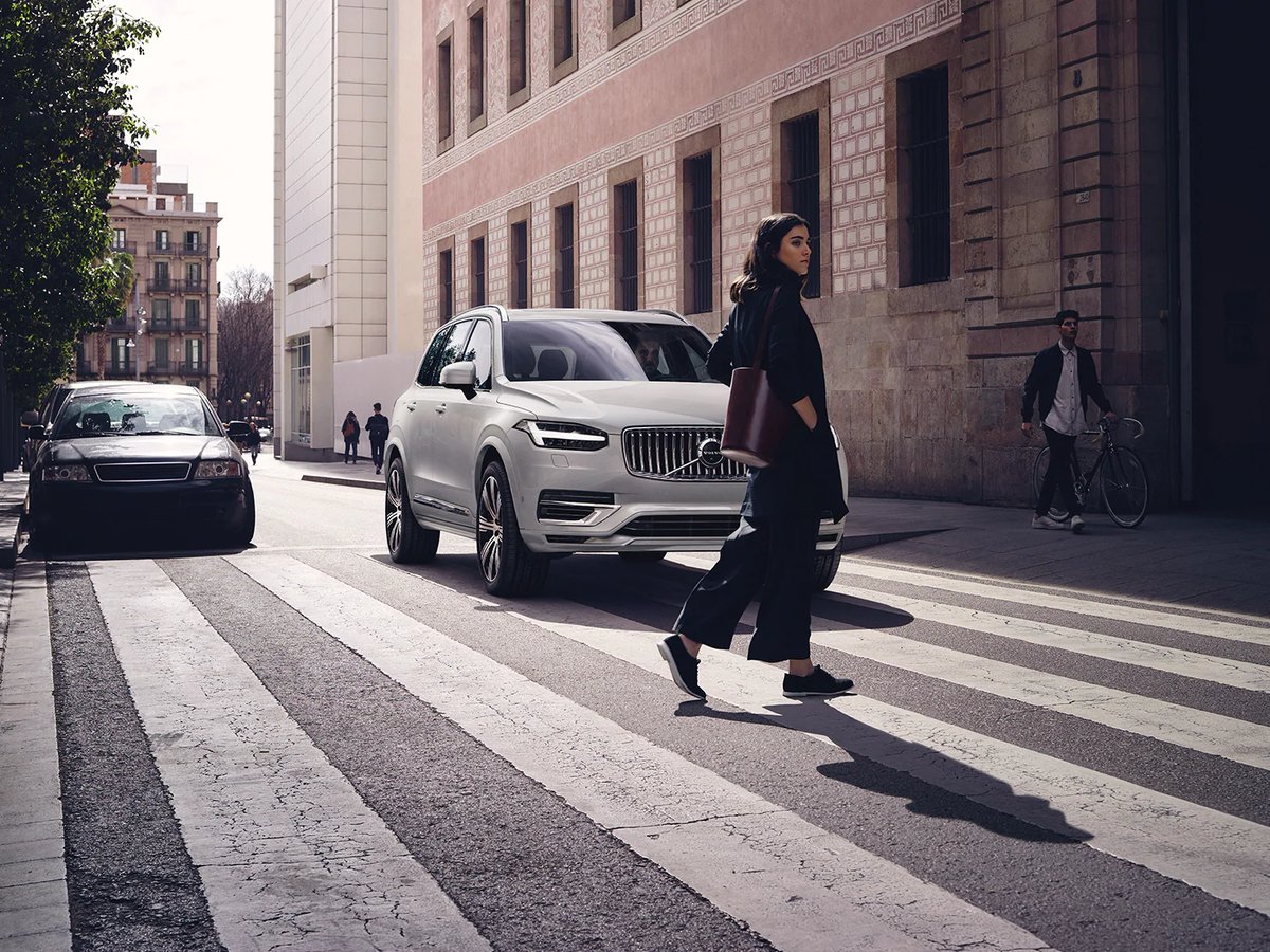 volvocarsin's tweet image. City Safety helps to protect people inside and outside the car, day or night. This innovation – which is standard for every Volvo XC90.
Know more: bit.ly/37LMech