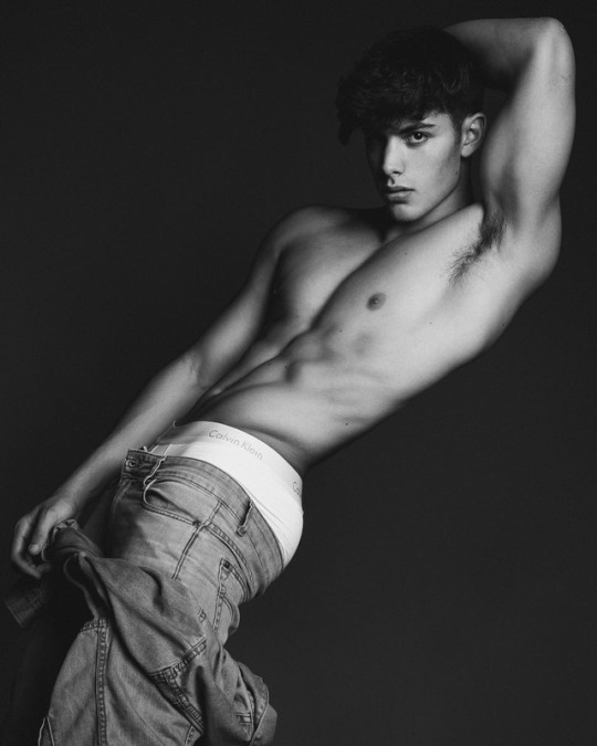 𝑰𝒕 𝒊𝒔𝒏'𝒕 𝑻𝒉𝒂𝒏𝒌𝒔𝒈𝒊𝒗𝒊𝒏𝒈 𝒘𝒊𝒕𝒉𝒐𝒖𝒕 𝒅𝒆𝒔𝒔𝒆𝒓𝒕.