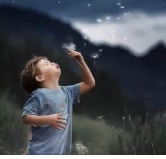 قلبي الحسّاس .. أتعبه الحنين
منكسر .. والذكريات : مكابره !

من كثر .. ماعلّقوه " العابرين "
صار يكره .. كلّ حاجة .. عابره