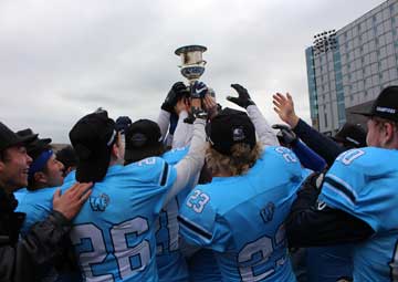 fans_frenzy's tweet photo. Westmount Wins National Capital Bowl Title - https://t.co/6seK6AJcPP
#OFSAAFootballBowls #OFSAA #Football #HamOnt #NationalCapitalBowl
@OFSAAFootball @OFSAA @HWDSB_athletics @Wac2018_2019 @AshburyAthletes https://t.co/SheUqoHm2Z
