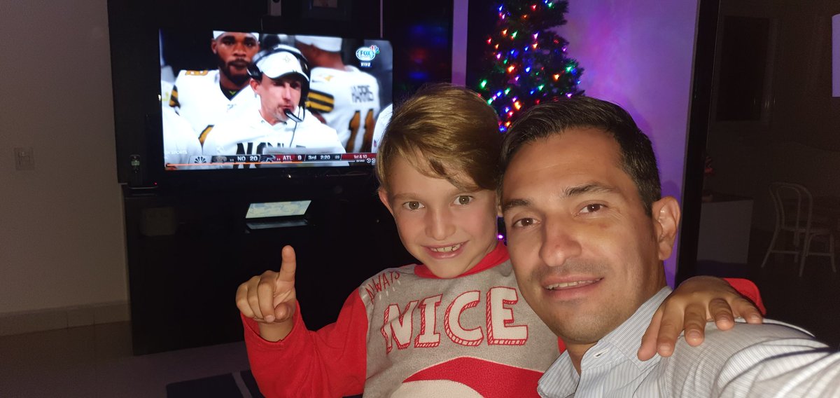El_Gruber's tweet photo. Apoyando a @Saints en familia!! Desde Monterrey #foxsports #FOXImpactoNFL  #GOSAINTS @FOXImpactoNFL @FOXSportsMX https://t.co/FHtKkWfyPm
