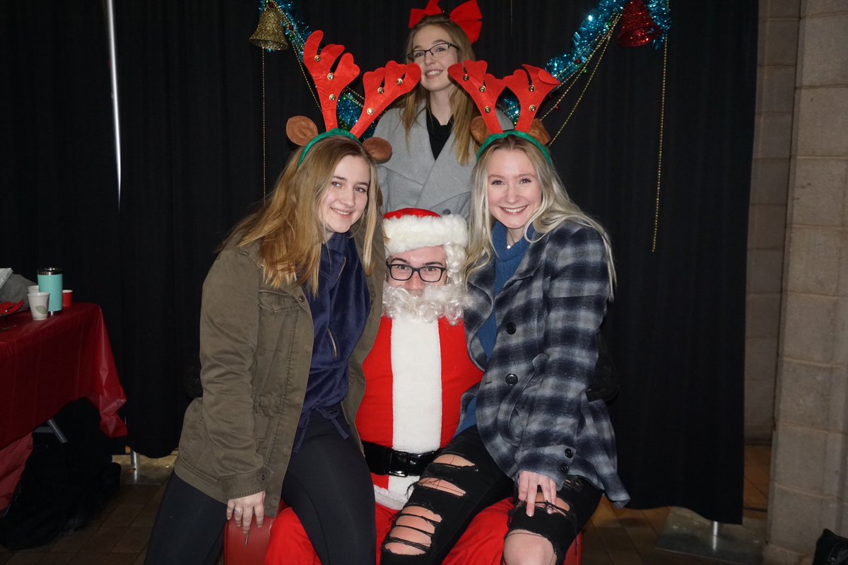 RelayLu's tweet image. Santa has headed back to the North Pole and he had a great time at Festivus on Wednesday. Thank you to everyone who supported RFL during this event, it sure was a Jolly Good Time. #lakehead #thunderbay #festivus  #relayforlife #youthrelay @mylakehead @lakeheadsuccess