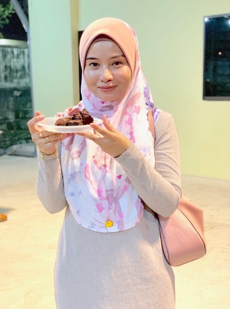 missWmA's tweet photo. Cantiknya kak nughul hang pakai warna ni. Warna ni masih available free size &amp; size L . 

Do DM me for order ,
https://t.co/Lz84ys77gO https://t.co/brTa69dp6s