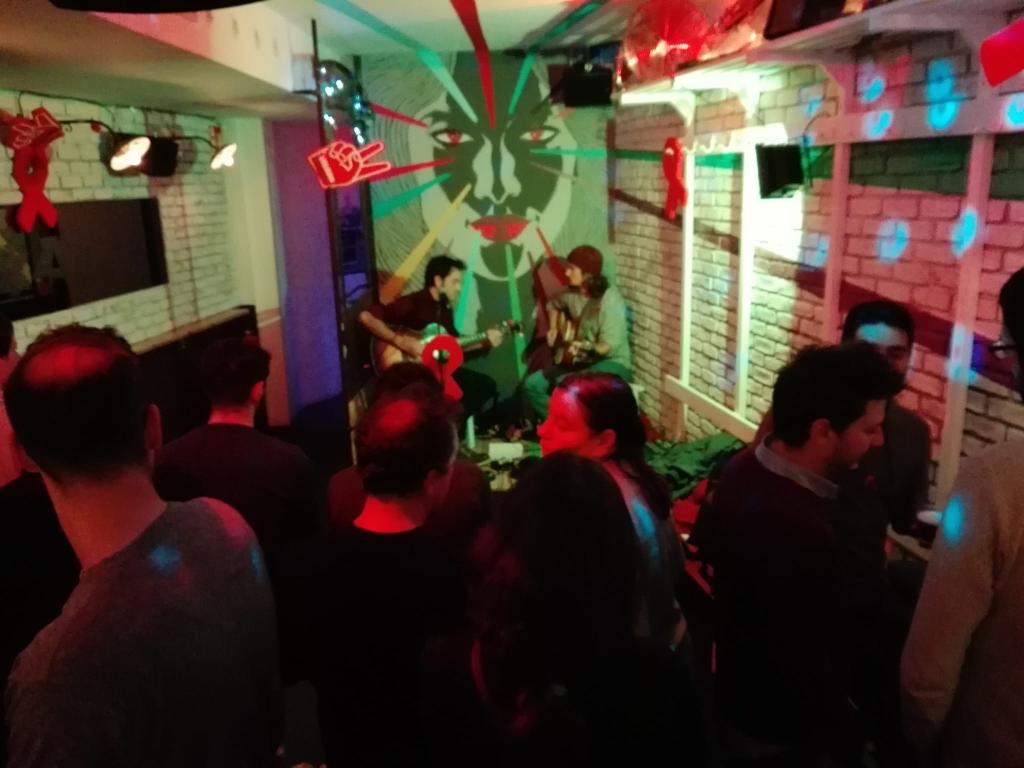 Gracias también a #Panico por el concierto en el bar #Bizarro
¡Una delicia para los oídos! :)
@ccasv_info @CRJValladolid <a href="/cljvalladolid/">Consejo de la Juventud de Valladolid</a> @MdM_CyL  <a href="/FestivalCINHOMO/">CINHOMO</a> <a href="/FTriangulo/">Fundación Triángulo</a>