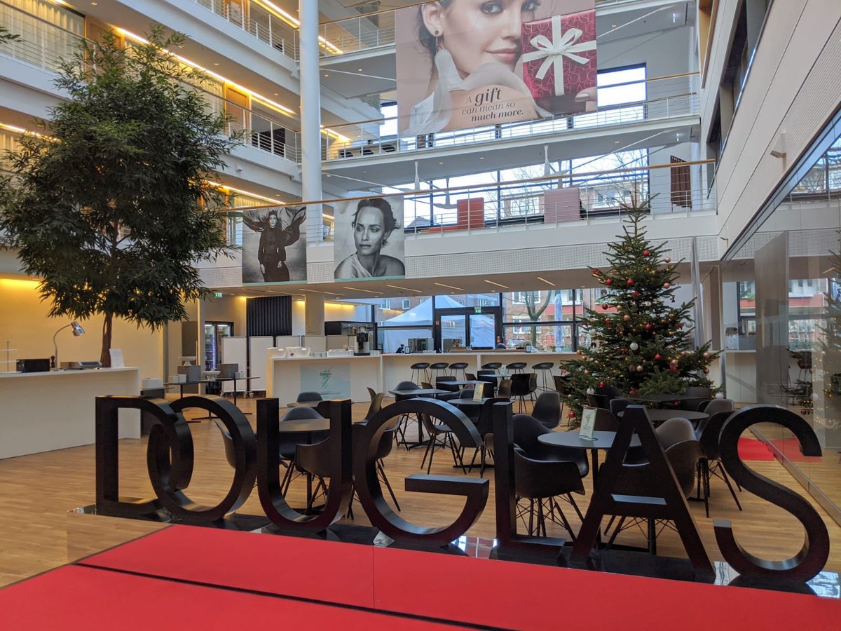 TMuellerDouglas's tweet image. The #Douglas #FORWARDBEAUTYChallenge is starting soon! 😊 #startup #beautytech