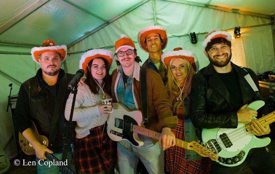 BRSCountry's tweet photo. Yeovil Christmas Lights switch-on 🌟🎅🏻🎄❄️⛄️ https://t.co/FzyLhcFsyH