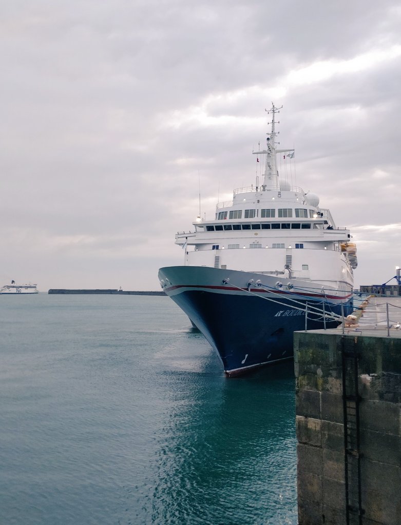 Robbie_White_1's tweet photo. Same lovely ship, slightly different setting from the last time I saw #Boudicca in March...#Freducational #Phuket #Thailand #Cruise #Travel @FOCLSalesTeam @FredOlsenCruise #Touchdown https://t.co/07KzokveZI