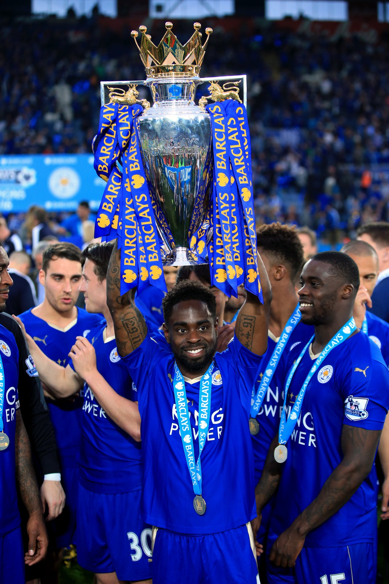 Happy birthday to Premier League title-winner Nathan Dyer! 