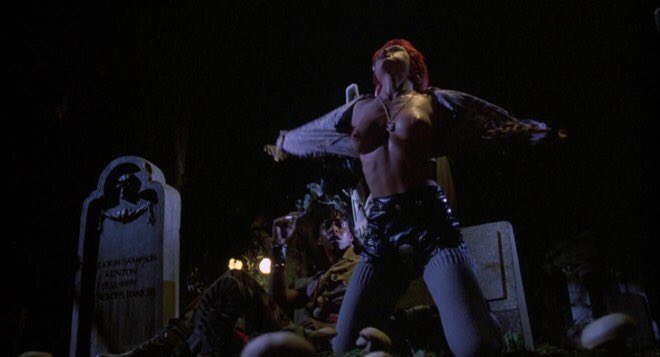 Linnea Quigley as Trash - The Return of the Living Dead (1985)