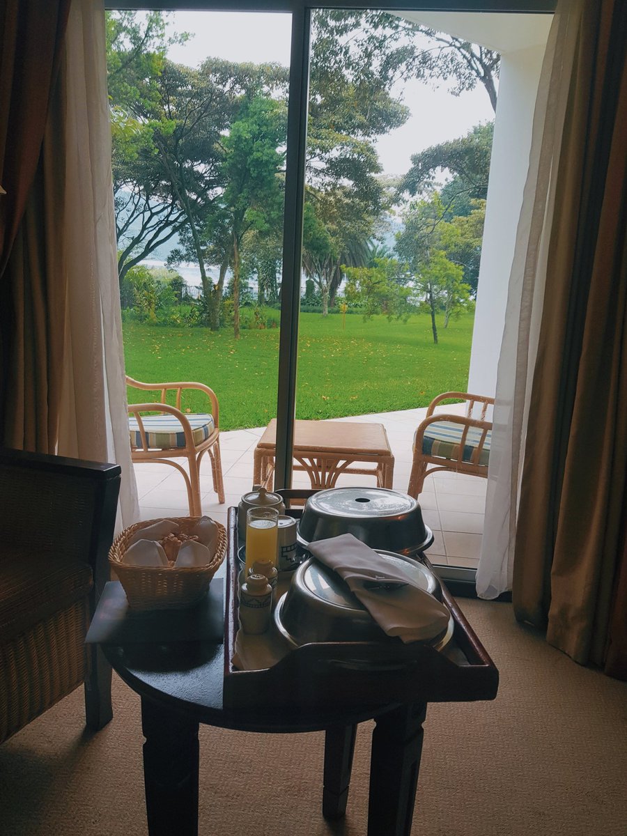 *knock knock*"Room service?"Ah. It has opened. Remember we have the same 24 hours. Just different quality  #JambojetinRwanda  #SerenaExperience