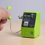 リアルな再現度がすごい!ミニチュアに見えない『公衆電話のガチャガチャ』