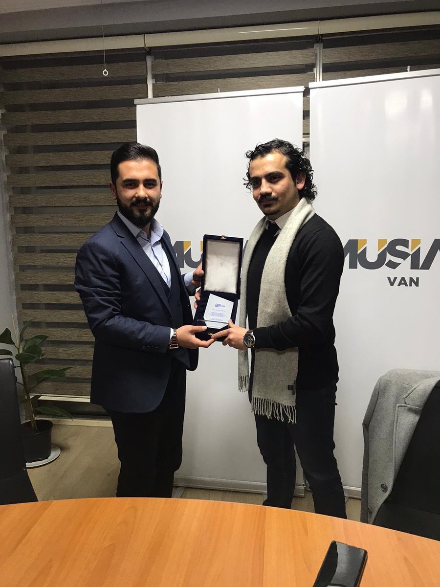 sıraç ünlü (@siracunlu65) on Twitter photo Genç Müsiad Van İl Başkanlığını devir alan <a href="/gultepeburak/">Burak Gültepe</a> kardeşim tebrik eder. Bayrağı devir eden kardeşim <a href="/EnesOzkilic/">M. Enes ÖZKILIÇ</a> güzel hizmetleri için tebrik eder yeni hayatında başarılar dilerim. Genç Müsiad Van İl Başkanlığını devir alan <a href="/gultepeburak/">Burak Gültepe</a> kardeşim tebrik eder. Bayrağı devir eden kardeşim <a href="/EnesOzkilic/">M. Enes ÖZKILIÇ</a> güzel hizmetleri için tebrik eder yeni hayatında başarılar dilerim.