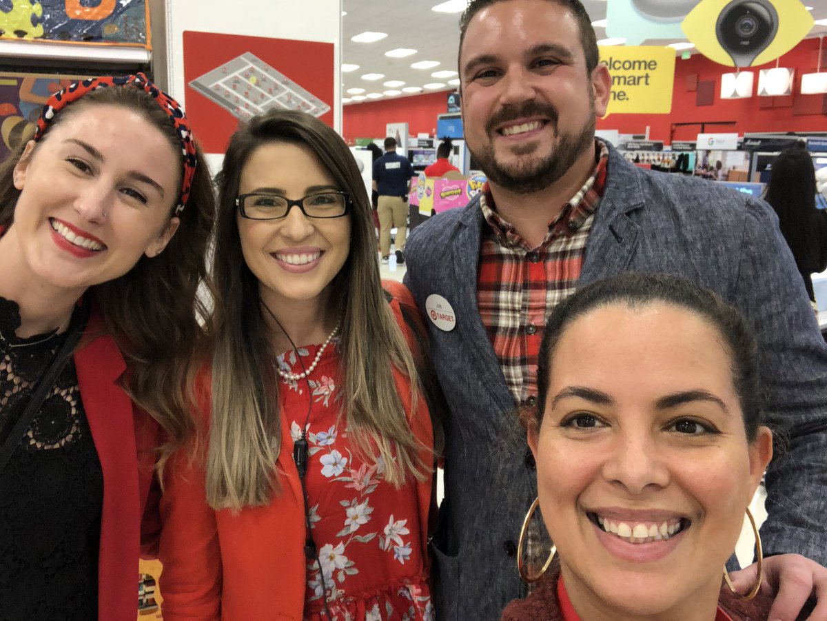 JesTaveras's tweet photo. #BlackFriday at T-2848 #Tweeterfamous https://t.co/sse7Iwj2ig