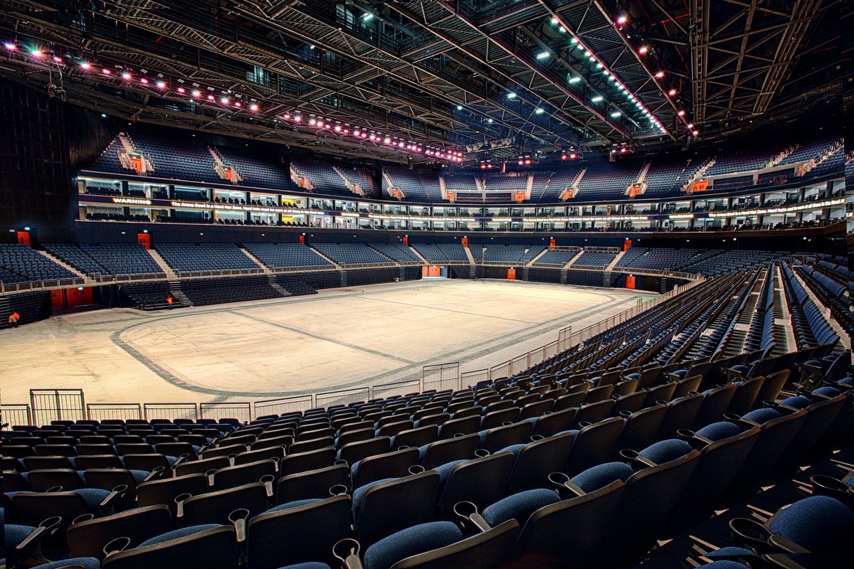 Have a look at our new installation at Coca-Cola Arena in Dubai! We worked together with our partners at MBM to provice 9500 Quattro Upholstered, 3300 Metros, and 2545 floor chairs for this great new venue.