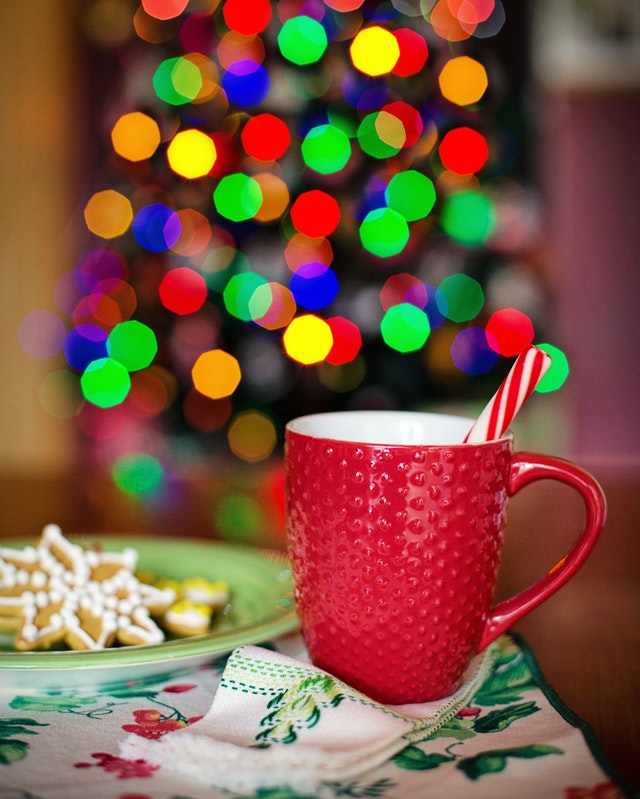 MeerZeit's tweet photo. Lust auf #Glühwein und #Adventsstimmung? 🍷🌟🧤 Ab heute beginnt der "#Wintertreff" vor der MeerBühne in Pagodenzelten und kleinen Hütten. Wen treffen wir? Wer trinkt einen #Punsch mit? 🌟✨🌟 https://t.co/44snvvUzgU