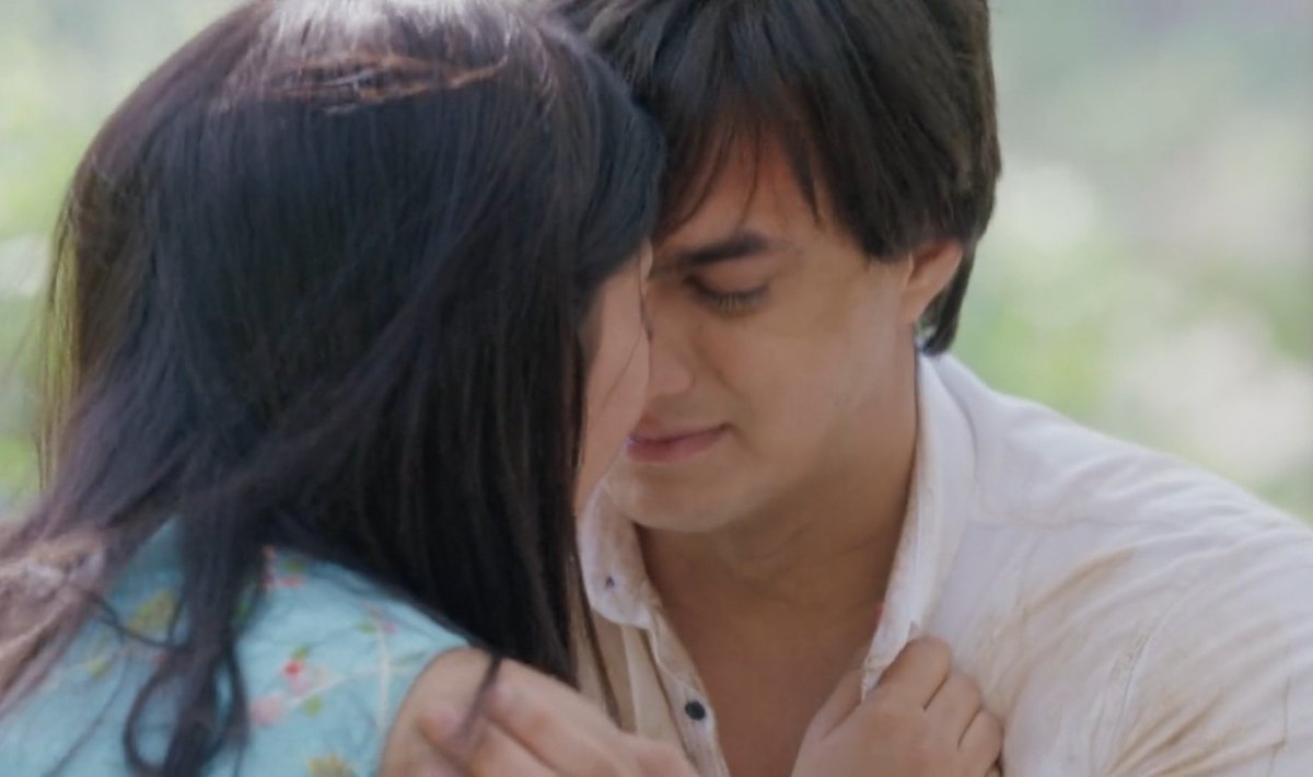 Love has a unique way of undoing every mistake we've made, erasing every regret we have & healing every broken piece of our heart in the most beautiful way possible, leading to a bond stronger than ever before.And for  #Kaira, today that happened in more ways than 1. #yrkkh