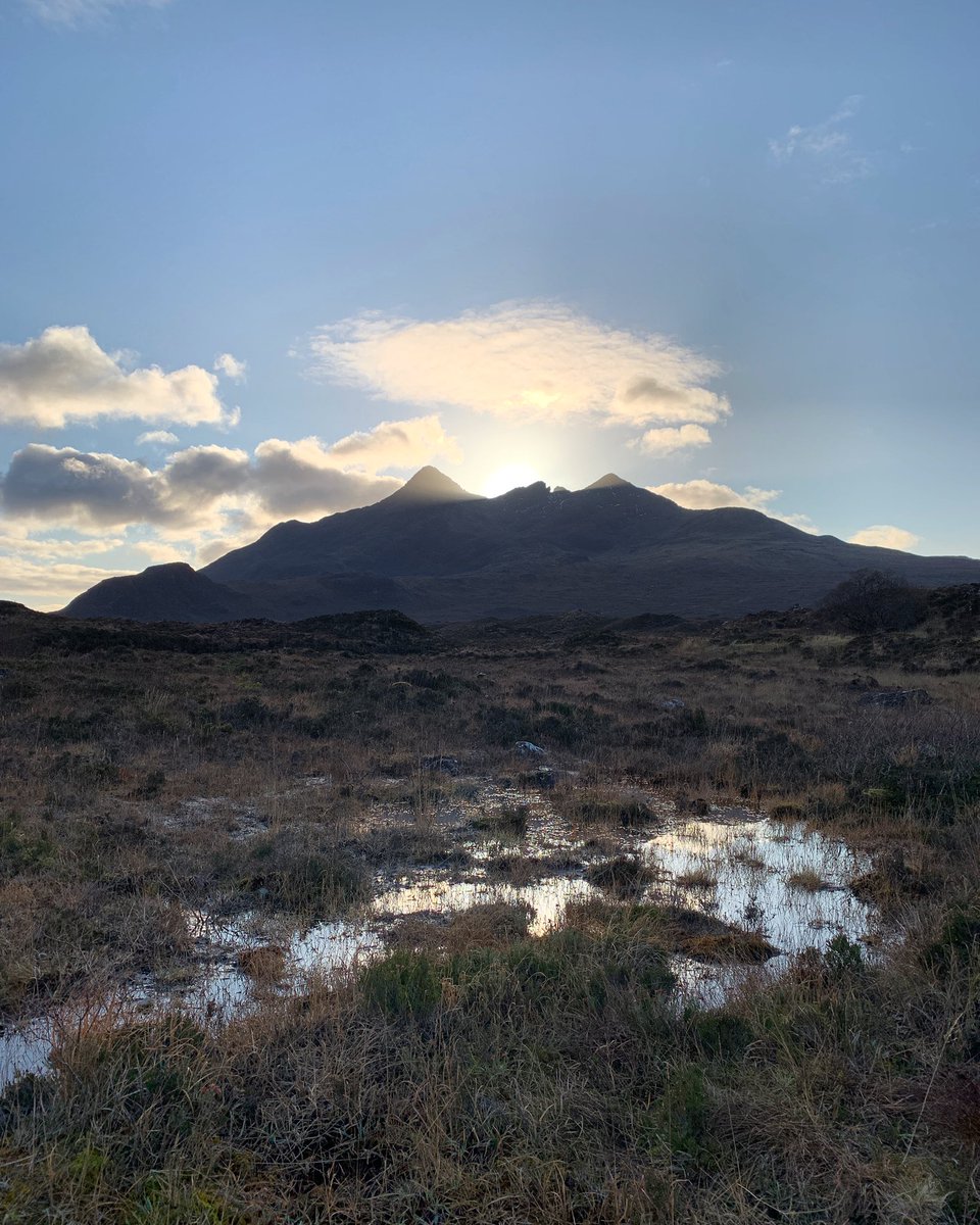 Laurenmaccoll1's tweet photo. How is this my actual job???? ❤️ Loving Skye days @SEALLEventsSkye Small Halls Festival. 🗻🙏 https://t.co/kUMd5fPVsK