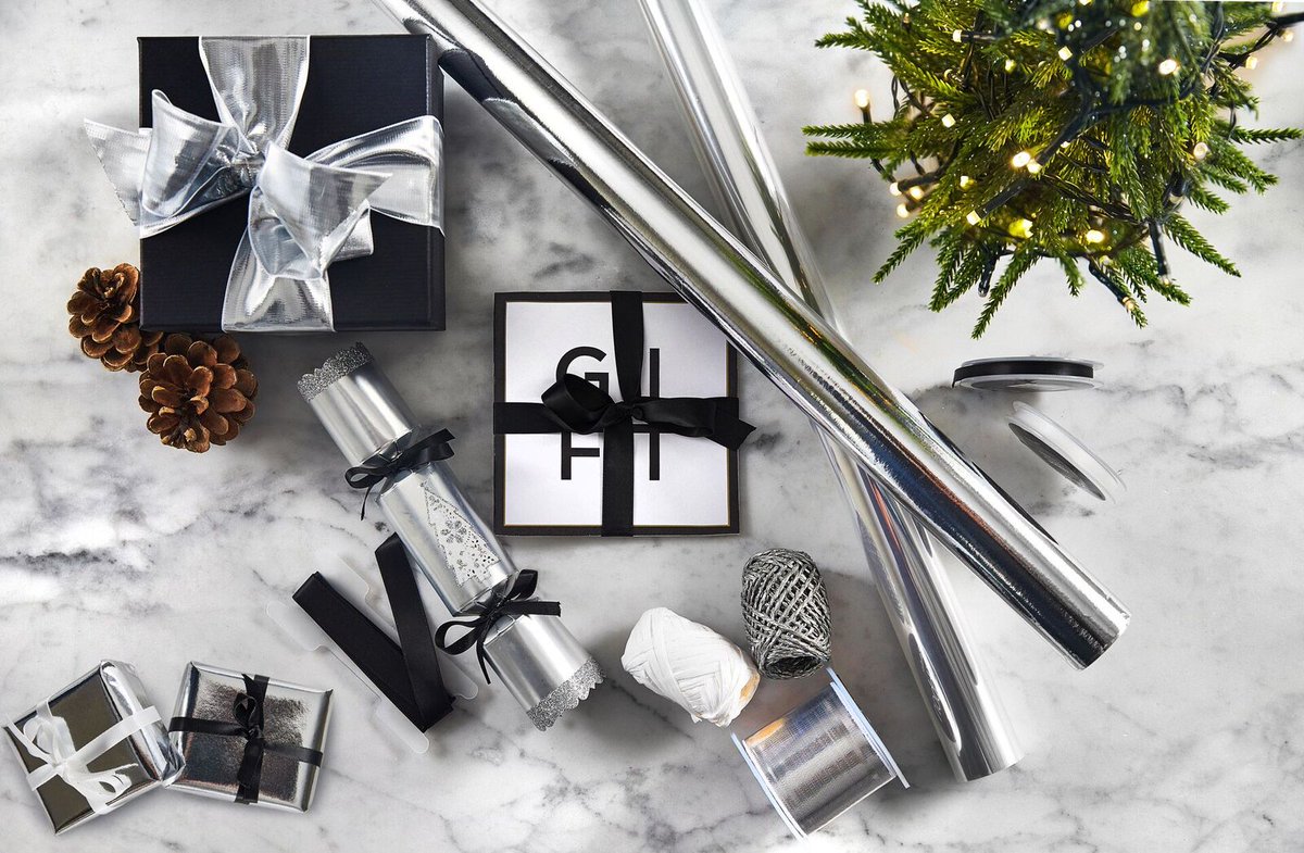 Bank_Birmingham's tweet photo. 🖤BLACK FRIDAY🖤
Whether you’re treating yourself or someone else enjoy more with our exclusive Black Friday reward.

Buy an Individual Restaurants Gift Card online between Friday and Monday and we’ll add an extra £5 to its value for every £25 you spend.

PROMO CODE BLACKFRIDAY https://t.co/Vo8zJG0HRm