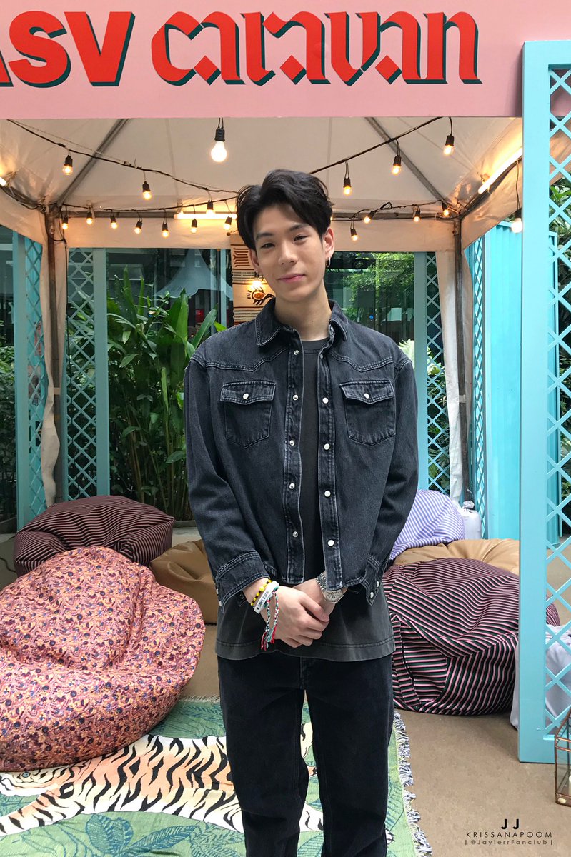 JaylerrFanclub's tweet photo. ฝากติดตามเจเจในบทบาทพิธีกร รายการ #OpalAllAround วันที่ 25 มกราคม และ 10 กุมภาพันธ์ 2563 ทาง #LINETV นะจ๊ะ ✨
ขอบคุณเหล่าคนวิ่งเร็วที่แวะมาเล่นด้วยกันด้วยน้าาาา ด่วนแบบนี้ ใครวิ่งมาไม่ทันไม่ต้องน้อยใจไป พรุ่งนี้มาเจอกันจ้า 🙌💖
📷 : คนวิ่งเร็วแถวๆนี้
#Jaylerr #nadaoartist https://t.co/LmfE5lPahO