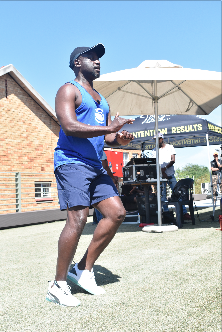 Newzroom405's tweet photo. As Newzroom 405, we are playing an active part in curbing gender-based violence. Our 1st step is equipping people with self-defence.
Let's get a warmed up started with @PlanetFitnessZA
#Newzroomafrika #CountMeIn #NeverTapOut  @CocaCola_ZA @azcullinan https://t.co/1aGKGCK95p