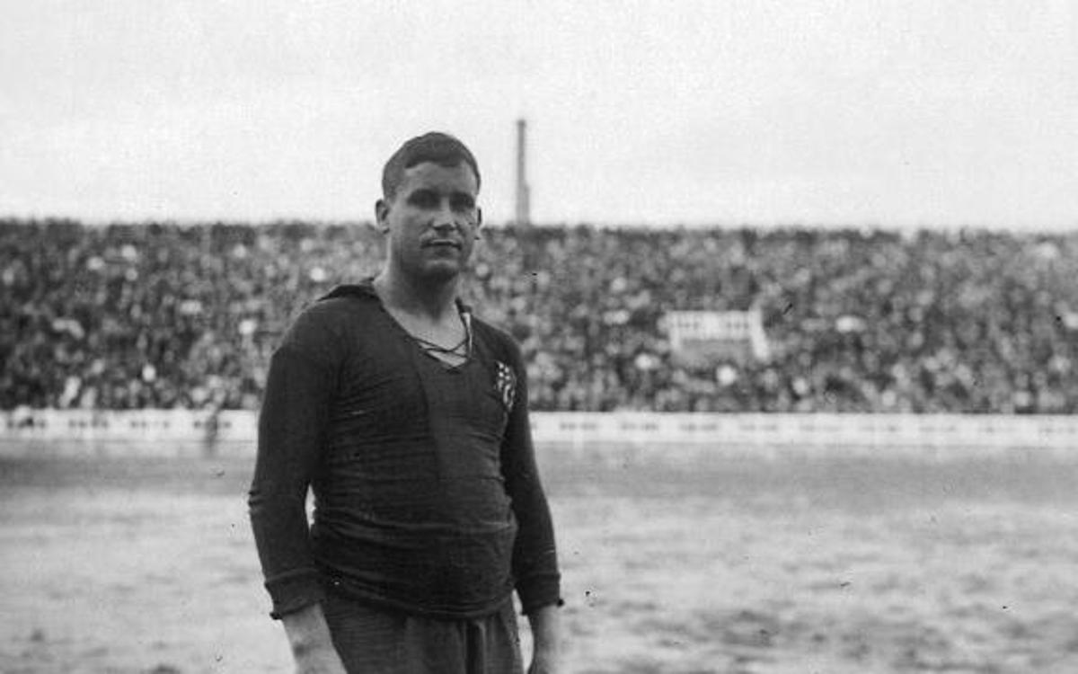 1919: Josep Samitier, l´home llagosta, debuta en el Barça1920: Ricardo Zamora1921: Agustí Sancho: el cerebro del equipo de la primera Edad de Oro (foto)1922: Vicenç Piera, La Bruja, uno de los grandes extremos de la historia del club.  #120añosBarça