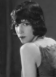 Today a Protest Thread of  #FridayMotivation about single mums & illegitimate kids. 1st my favourite short story writer bar none Lorna Moon who wrote Holywood screenplays in the 1920s & had an illegitimate child with Cecile B DeMille's brother. Hugely talented she died young. /1