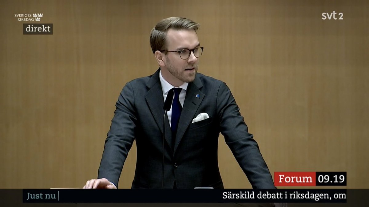 kdriks's tweet image. ”Kristdemokraterna vill förbjuda utländska extremister från att finansiera verksamhet i Sverige. Stiftelser, föreningar och församlingar, ska styras av stadgar, inte av salafister.” 

@andreas_carlson #svpol