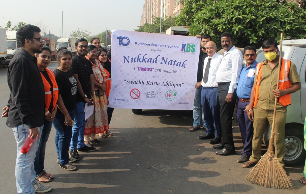 kbsmumbai's tweet photo. @kbsmumbai students performed Nukkad Natak (Street Play and Flash mob) on 29 November 2019. The project was executed by KBS students under “Dayitva” – An Obligation for Societal Development.
#Dayitva #KBS #Cleanliness #Nukkad https://t.co/RXtndI6APH