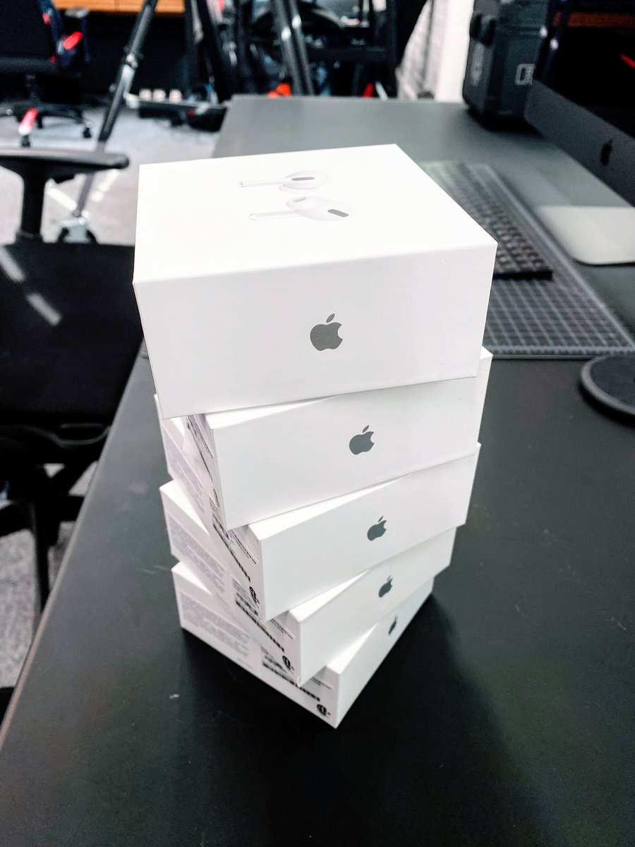 Ready for another AirPods Pro giveaway? Got five pairs this time. Just RT and you're in! Giveaway open worldwide, winners will be picked on Monday. Good luck!