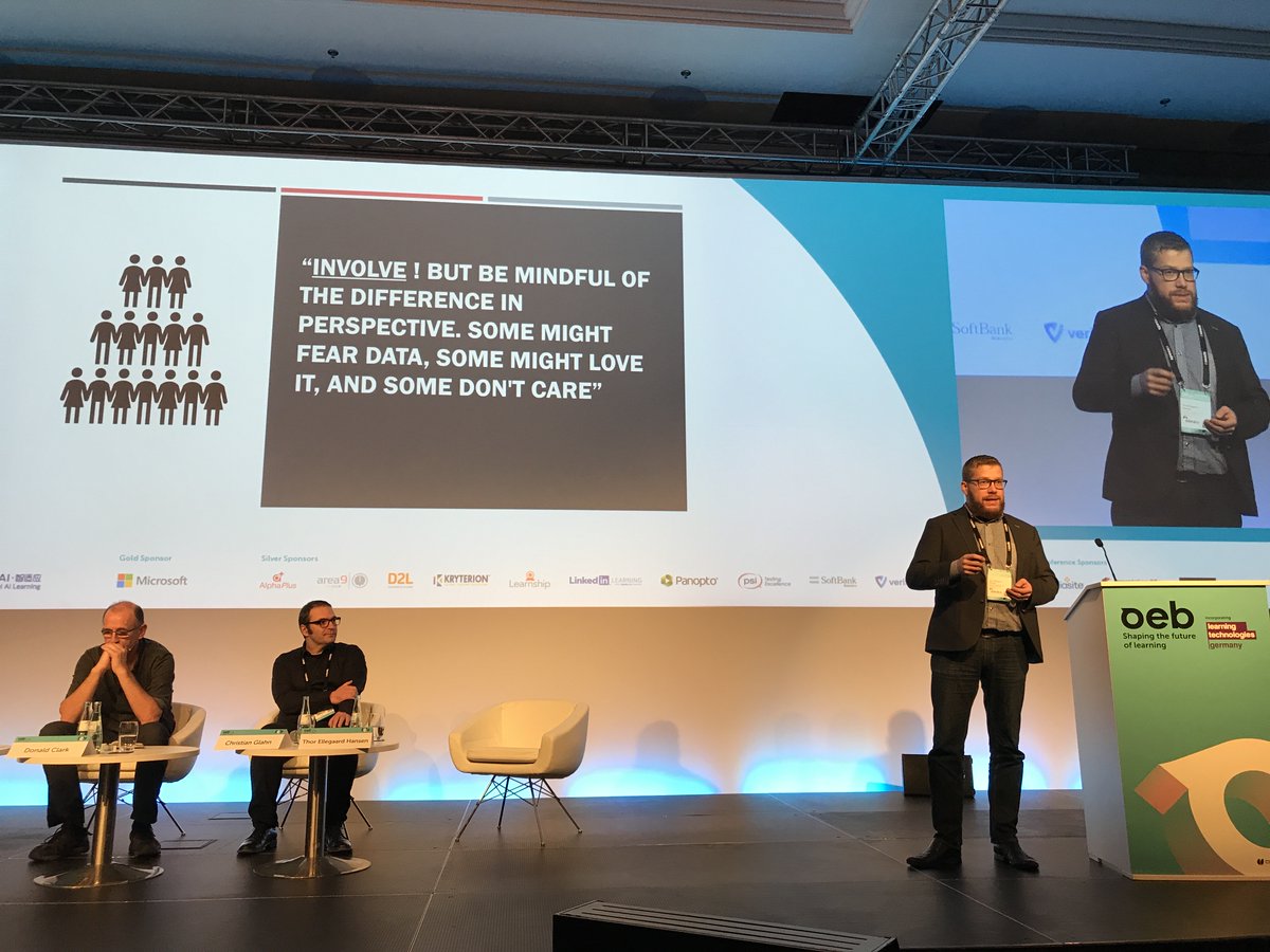 janapollo's tweet image. Good colleague Thor Hansen presenting about learning analytics at #OEB19 @jsmadsen