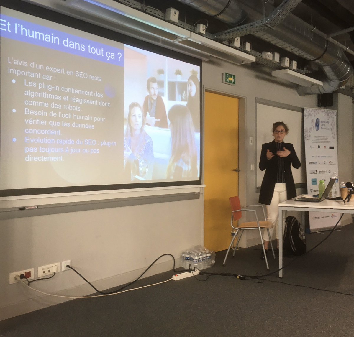 Après la présentation des plugins indispensables à un bon référencement WordPress, Corinne Leclere rappelle que l’humain est incontournable pour un bon SEO. #WordCamp #Marseille.