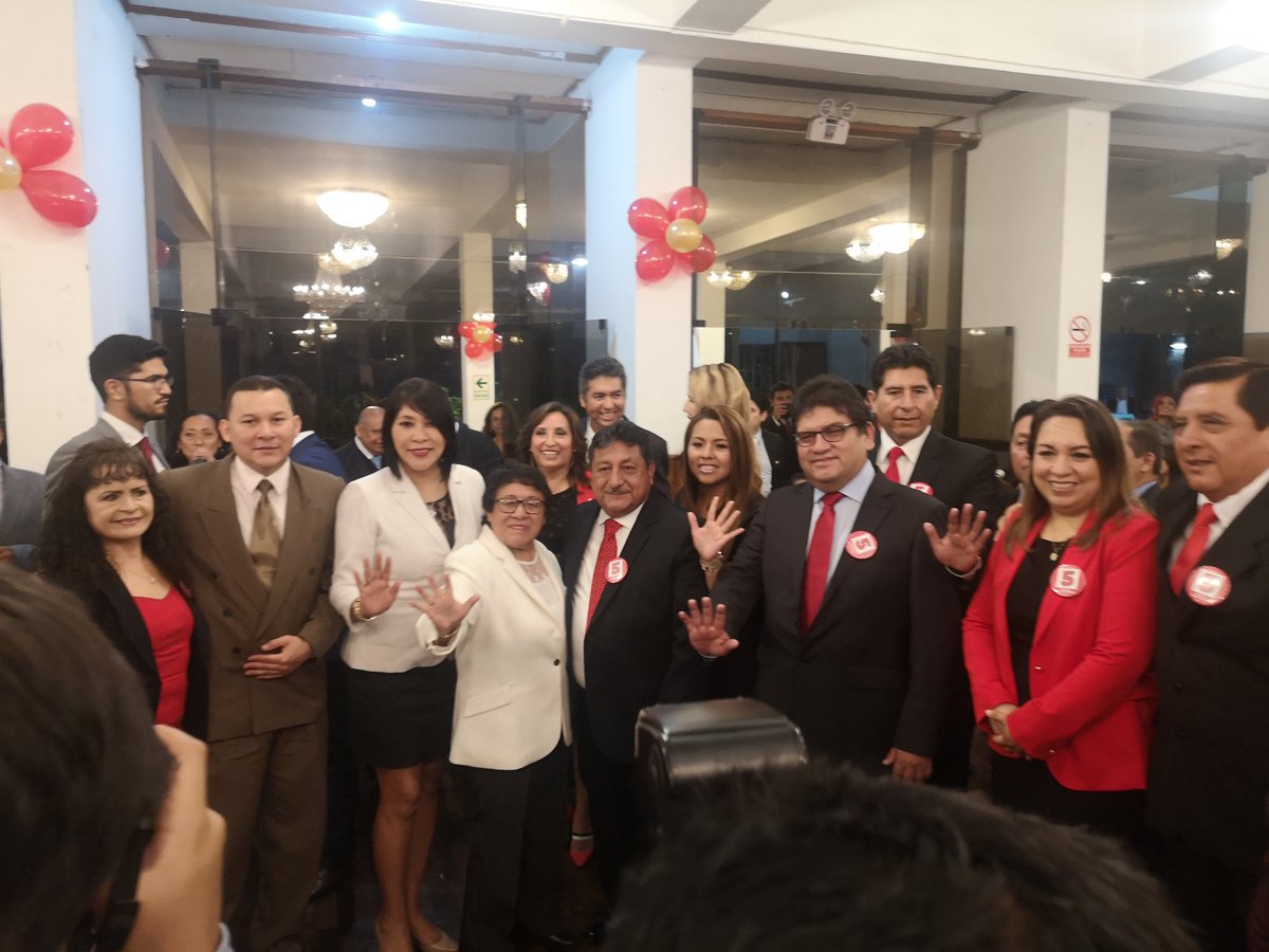 DecanoContreras's tweet photo. GRACIAS a todos por el apoyo, presencia, tiempo, ánimo y fuerza ! Seguimos adelante ! #Marcael5 #SomosContreras https://t.co/O8eNDaLOiB