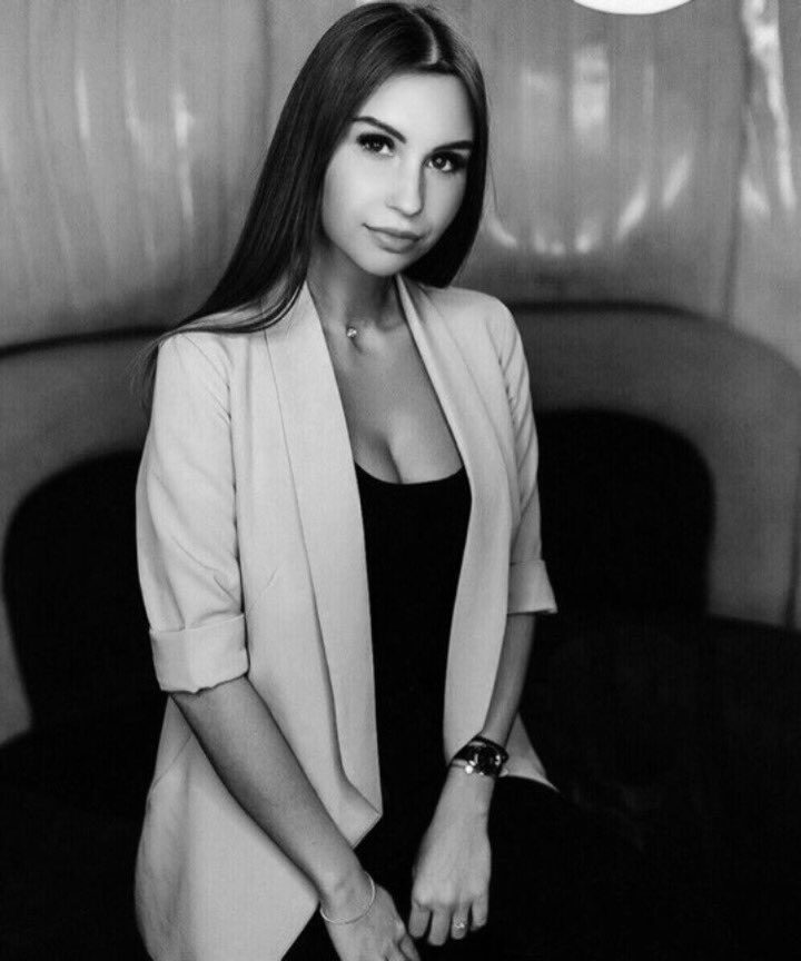 EmmaReal75's tweet image. Pour une fois je poste une photo, quitte à flopée, autant flopée quand y’a personne ⚫️⚪️