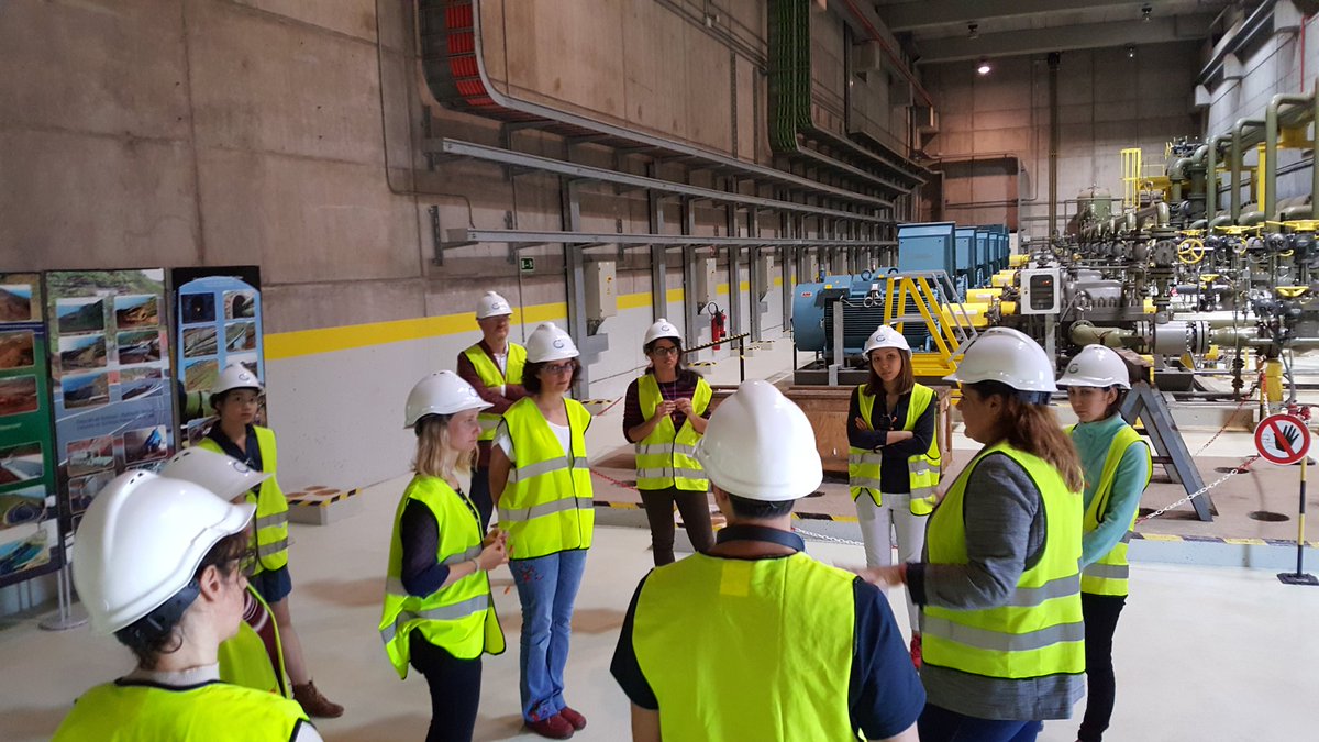 Wind farm &amp; water pumps combined together to produce clean energy, that's how <a href="/GoronadelViento/">Gorona del Viento</a> works.

The island of #ElHierro provides its own energy from renewable sources, reducing significantly CO2 emissions.

#MSCA #SmartBEEjS #H2020