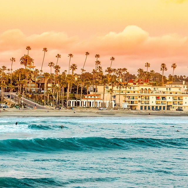 Coral skies and turquoise waves. We just love the colors of Oceanside. 💗💙
-
Repost from @zbellaphotography