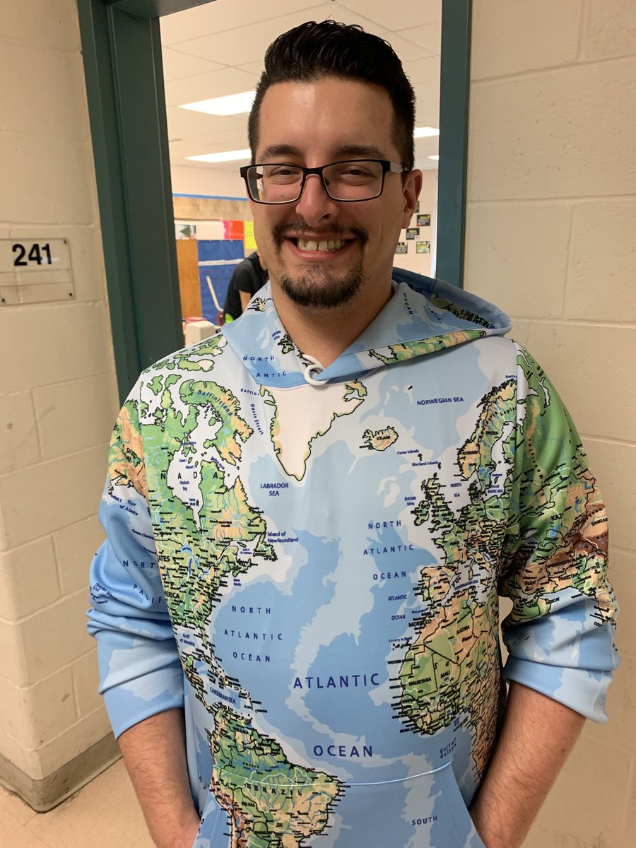 Tu sais que tu aimes tes matières quand... tu t’achètes le t-shirt et tu le portes! ⁦<a href="/VincentBrgrn/">Vincent Bergeron</a>⁩ ⁦<a href="/Franco_Cite/">ESC Franco-Cité</a>⁩