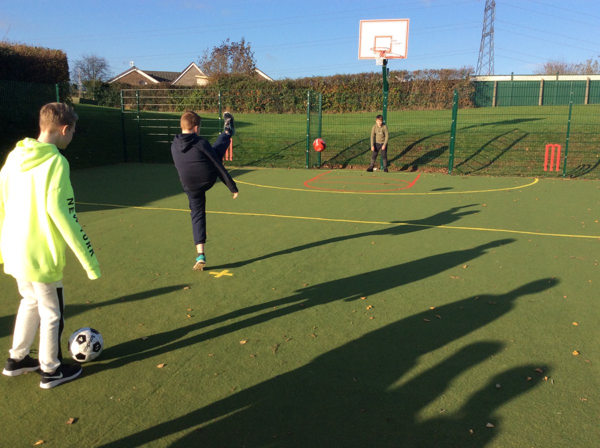 bdps_20's tweet photo. @brynderiprimary Y6 penalty shoot out fun! https://t.co/DIpoKUAws6