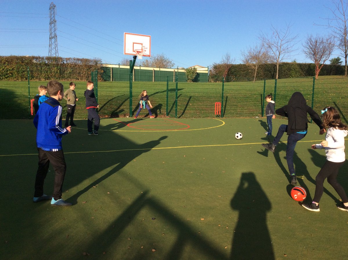 bdps_20's tweet photo. @brynderiprimary Y6 penalty shoot out fun! https://t.co/DIpoKUAws6