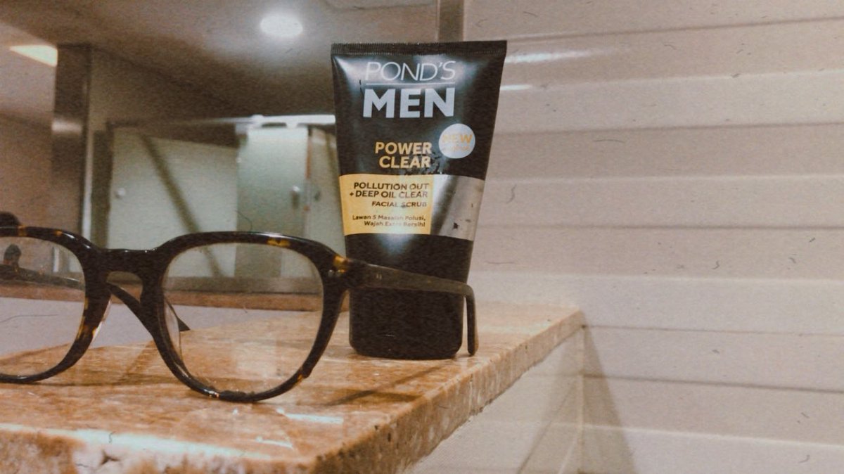 rndy11's tweet photo. Belom pernah kan lu cebok pake pond’s men? Dingin boshhh https://t.co/KSC7RFPtQK