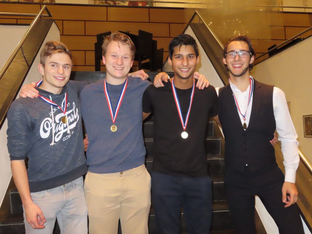 Bridgebond's tweet image. Dit weekend worden het NK Jeugd Viertallen en het NK Senioren Viertallen gespeeld. De junioren en aspiranten spelen op zaterdag de kwalificatie en zondag de finale. Alle wedstrijden zijn in het @ndcdenhommel in Utrecht. Alle uitslagen vind je op bridge.nl/uitslagen-brid…. Succes!